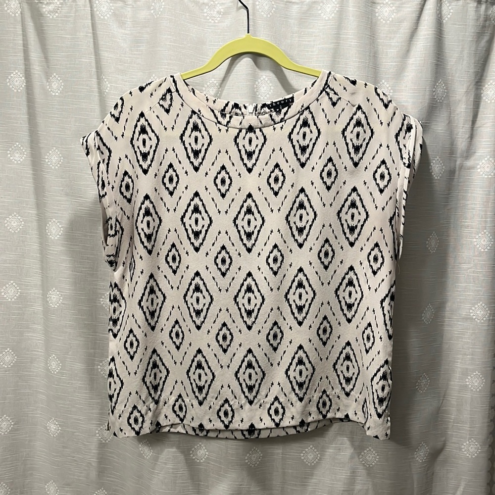 Theory boxy silk top sz M